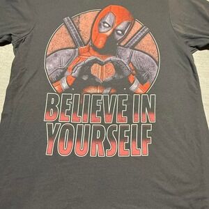 Deadpool 'believe in yourself" large gray graphic t-shirt